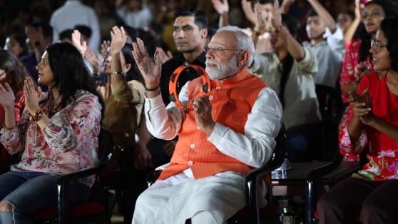 प्रधानमंत्री मोदी ने बजाई खंजरी, फिल्म ‘हनुमान अंश’ देख हुए भावुक