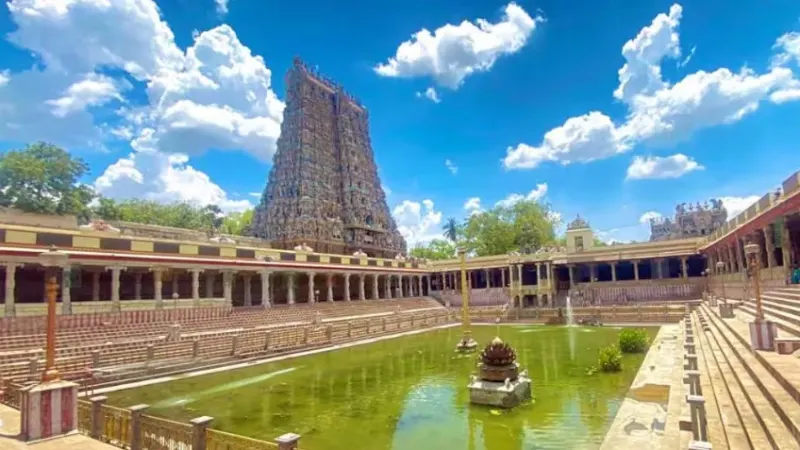 52 प्रमुख मंदिरों में स्मार्टफोन ले जाने पर लगा बैन 52 प्रमुख मंदिरों में स्मार्टफोन ले जाने पर लगा बैन