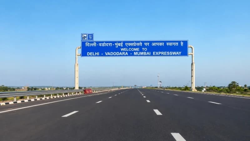 PM Modi ने किया Vadodara-Mumbai Expressway का उद्घाटन PM Modi ने किया Vadodara-Mumbai Expressway का उद्घाटन