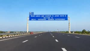 PM Modi ने किया Vadodara-Mumbai Expressway का उद्घाटन PM Modi ने किया Vadodara-Mumbai Expressway का उद्घाटन