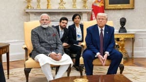 US House Vote: Russian Oil ख़रीदने पर India को 100% Tariff US House Vote: Russian Oil ख़रीदने पर India को 100% Tariff