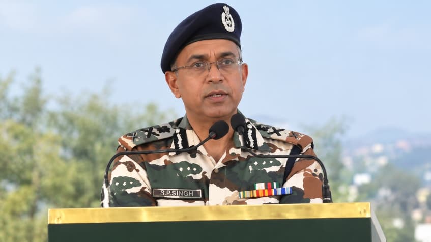 China Patrolling Deviations: चीन की गश्त पर MEA का बड़ा बयान China Patrolling Deviations: चीन की गश्त पर MEA का बड़ा बयान